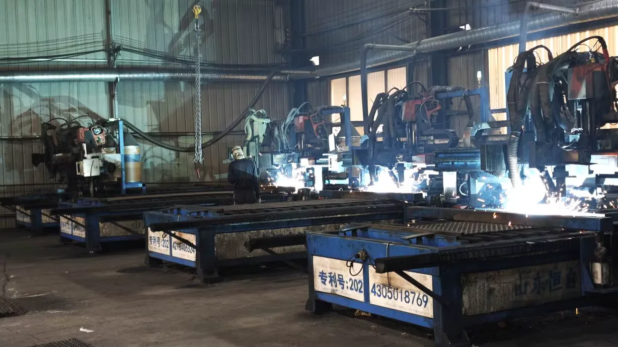 Workshop fabrication line in operation