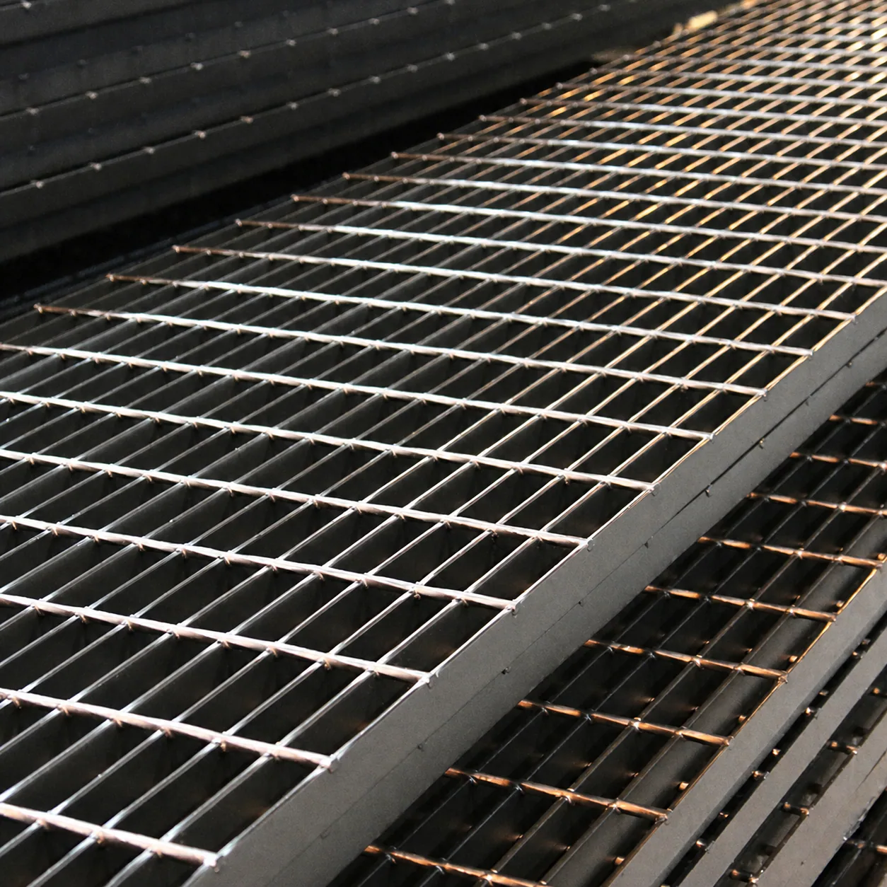 Galvanized steel bar grating panels